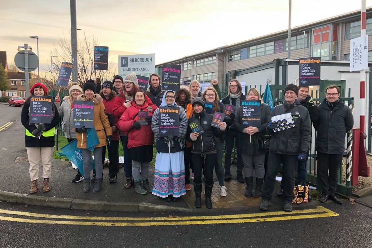 NEU 2019 picket 1