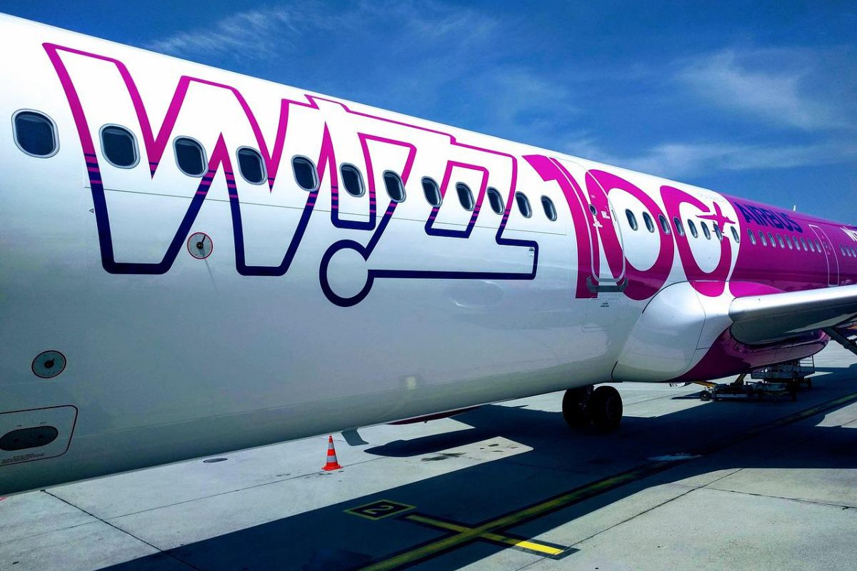 Wizz airplane