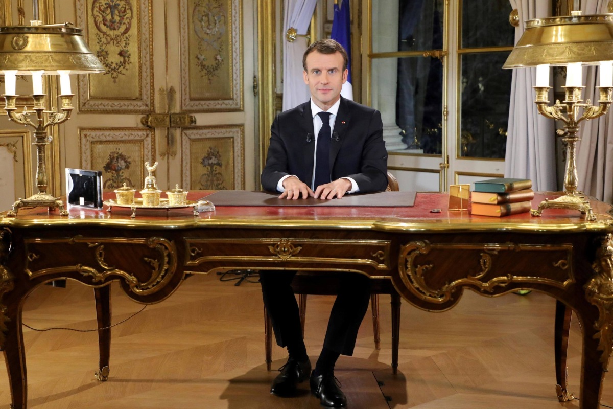 Macron gilded desk