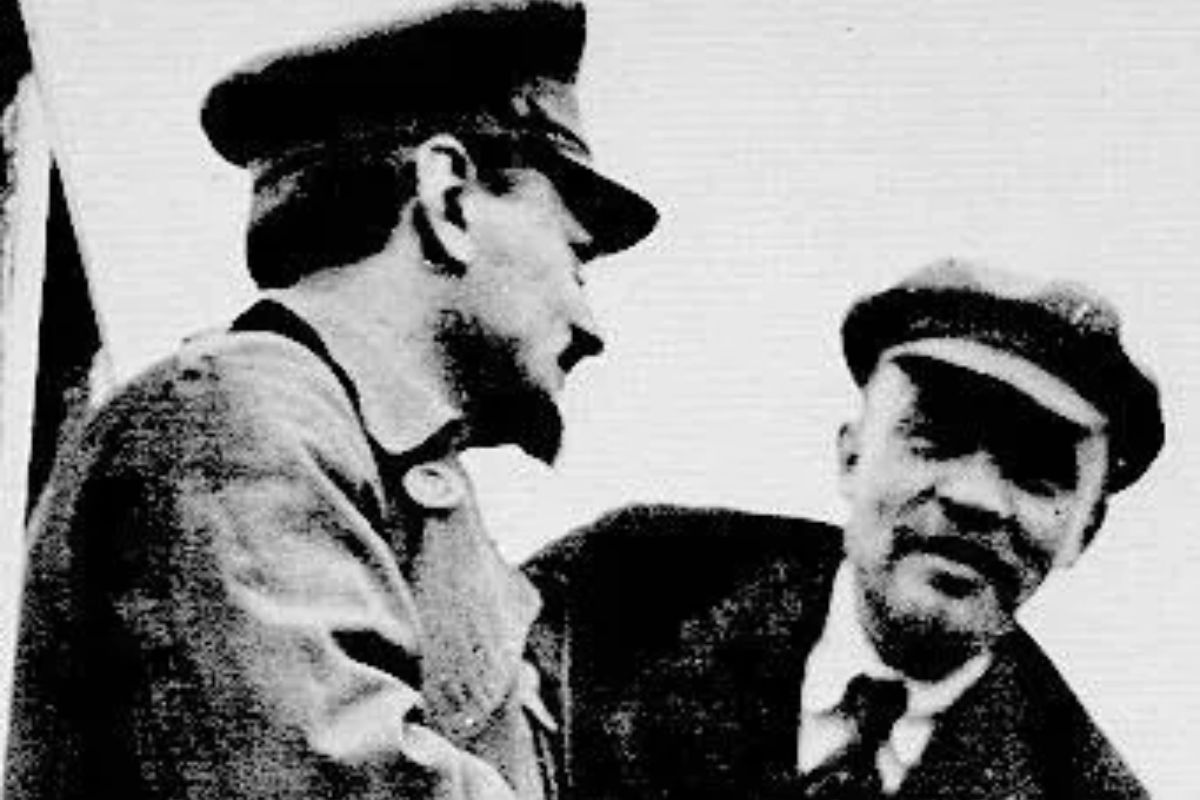 Lenin and Trotsky 1200x800