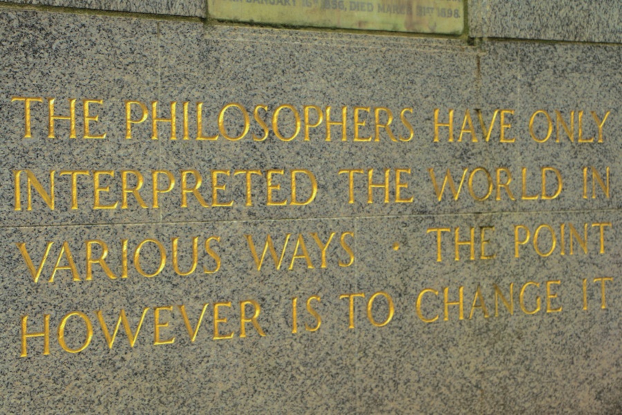 friedrich engels karl marx statue BandW