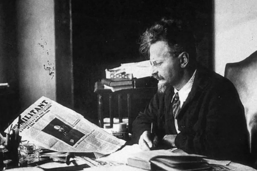 Trotsky large