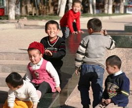 uyghur_kids_playing.jpg uyghur_kids_playing.jpg