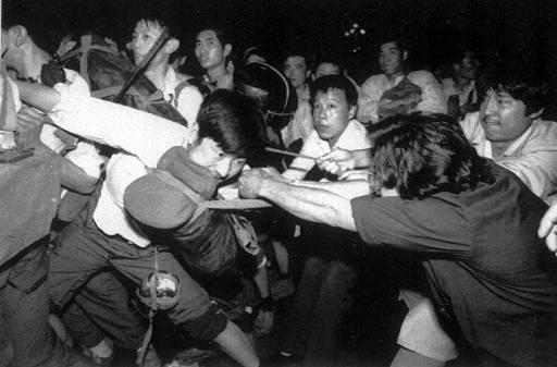 tiananmen_square_7.jpg tiananmen_square_7.jpg