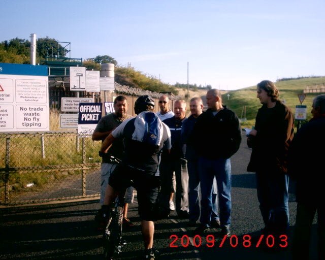 picketing_in_leeds_018.jpg