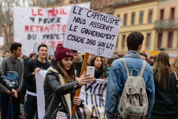 France: Shifts to left and right reflect growing class contradictions