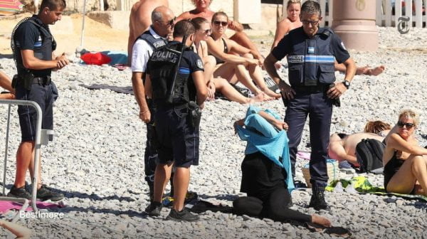 France: Backlash against burkini ban forces court suspension