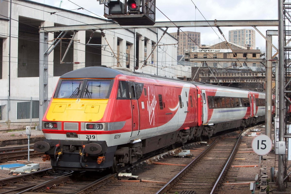 Railway privatisation has failed: nationalise now!