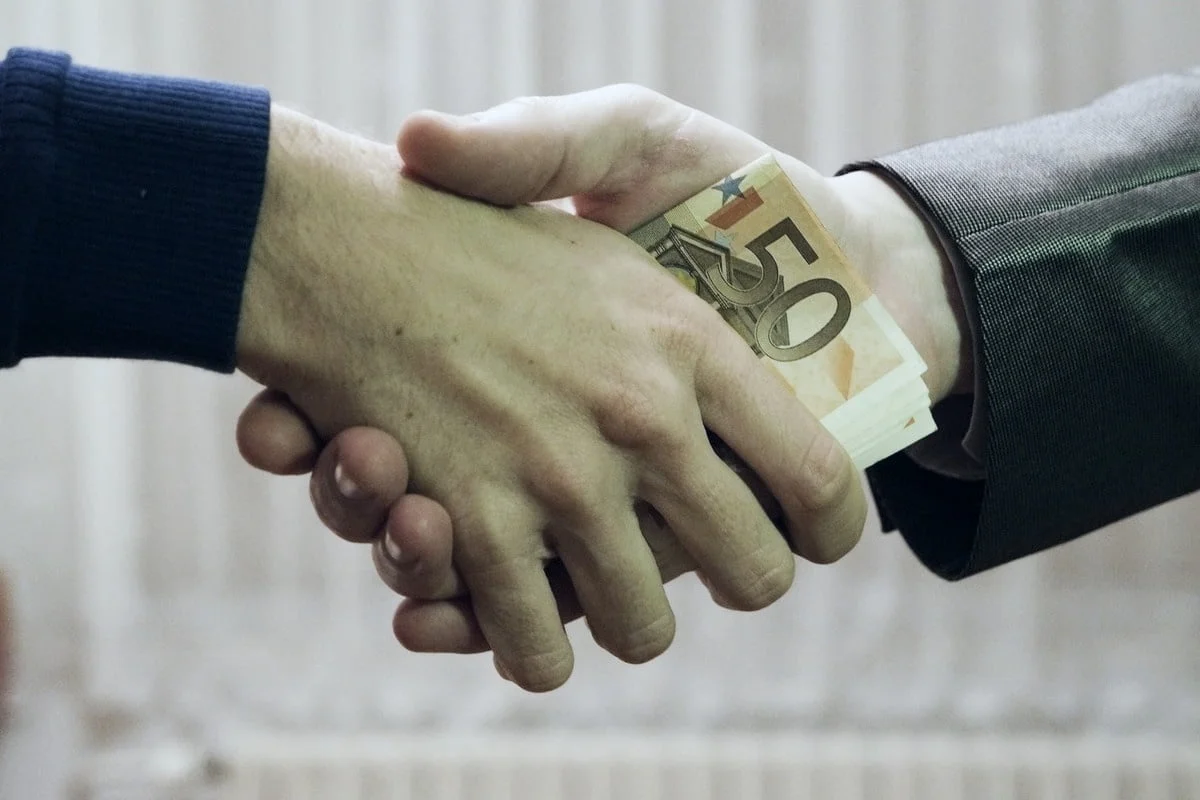 Golden-handshake
