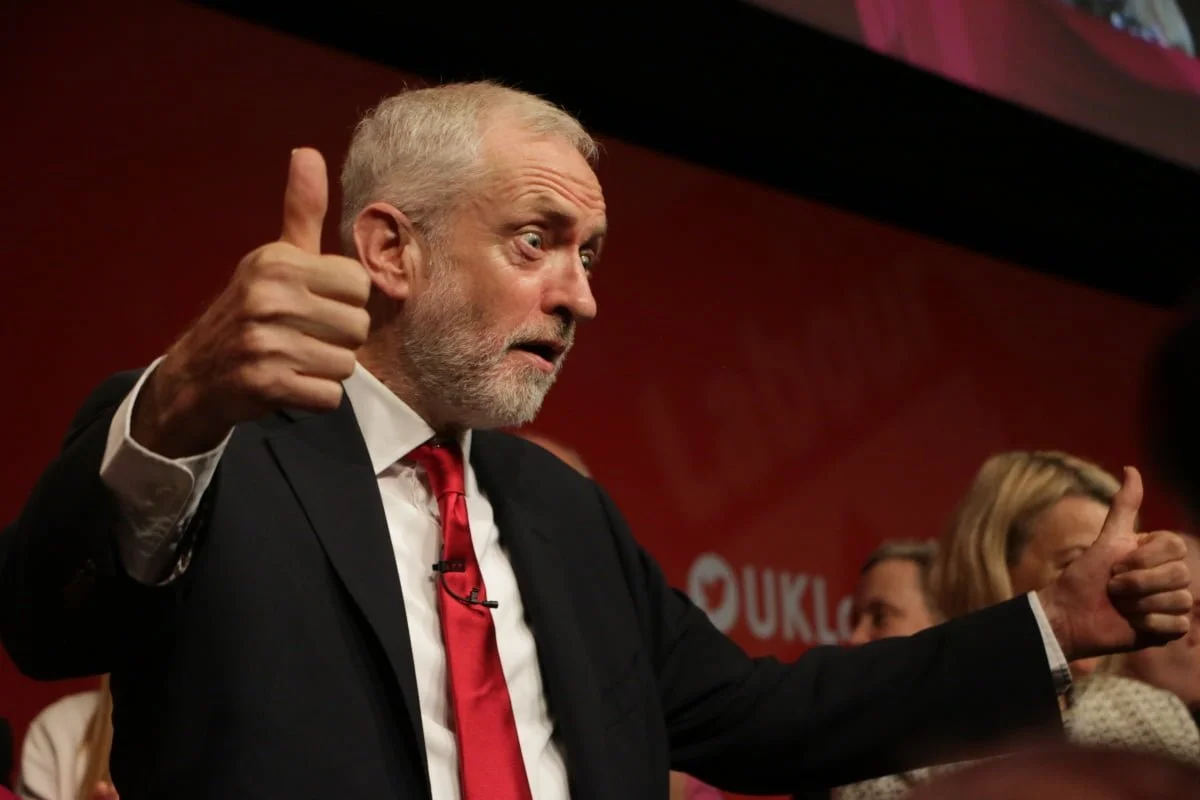 Corbyn-speech-thumbs-up