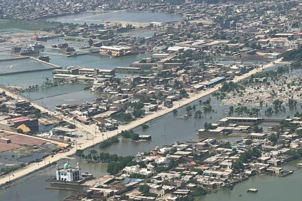 Pakistan: Masses devastated by floods while rulers loot and plunder