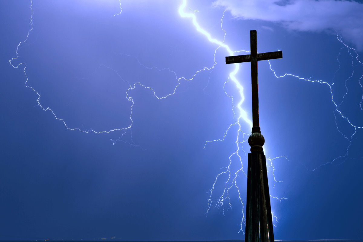 Christianity in decline – Another pillar of the establishment crumbles