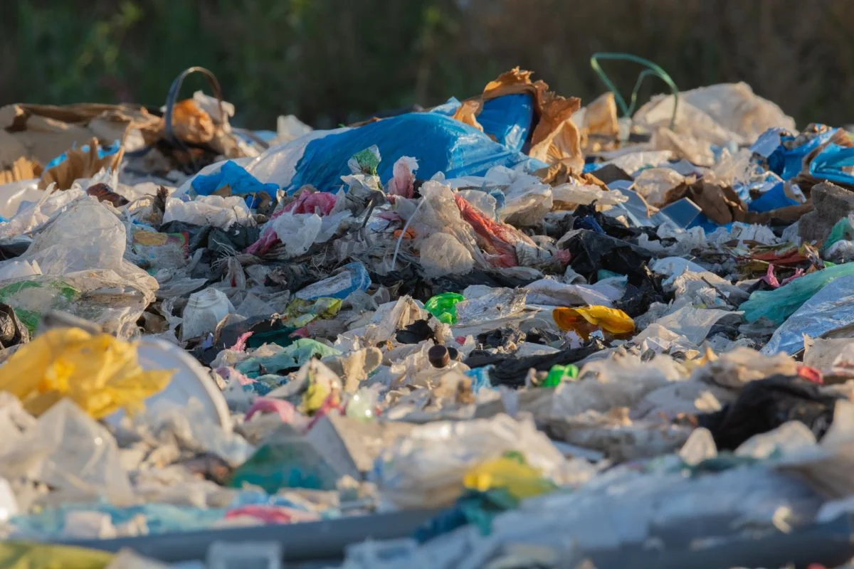 plastic waste pollution