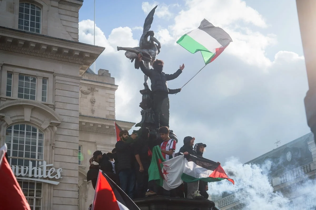 Palestine youths statue