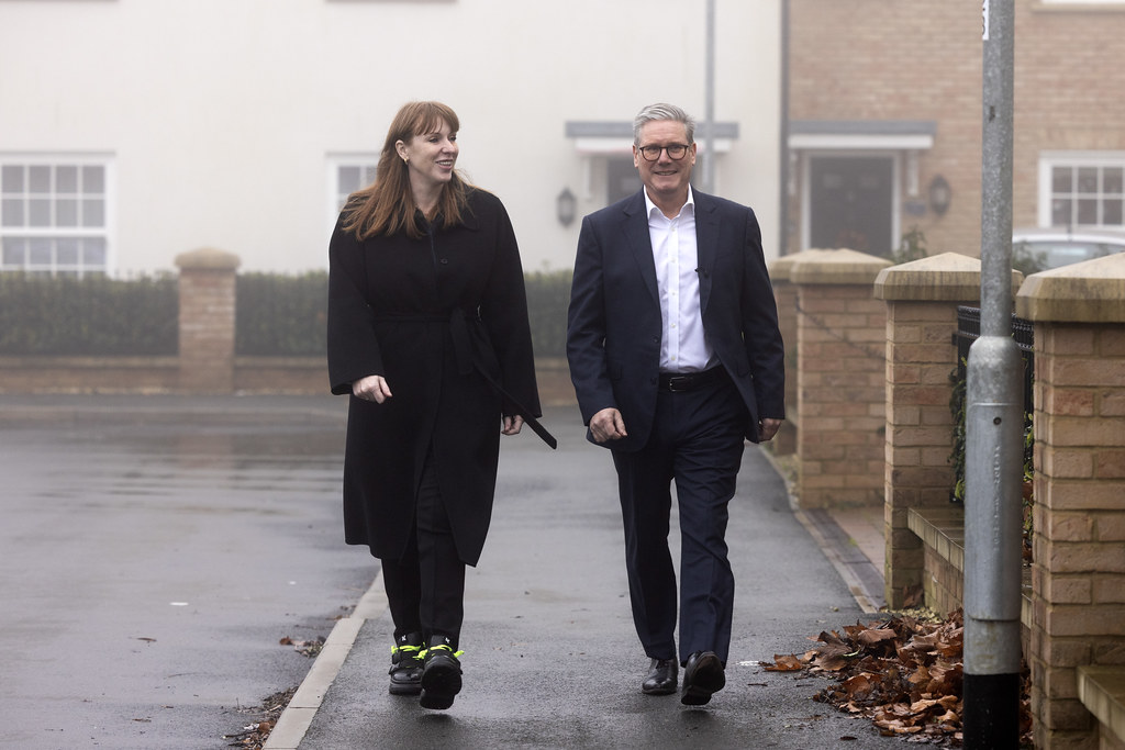 Starmer Rayner walking together