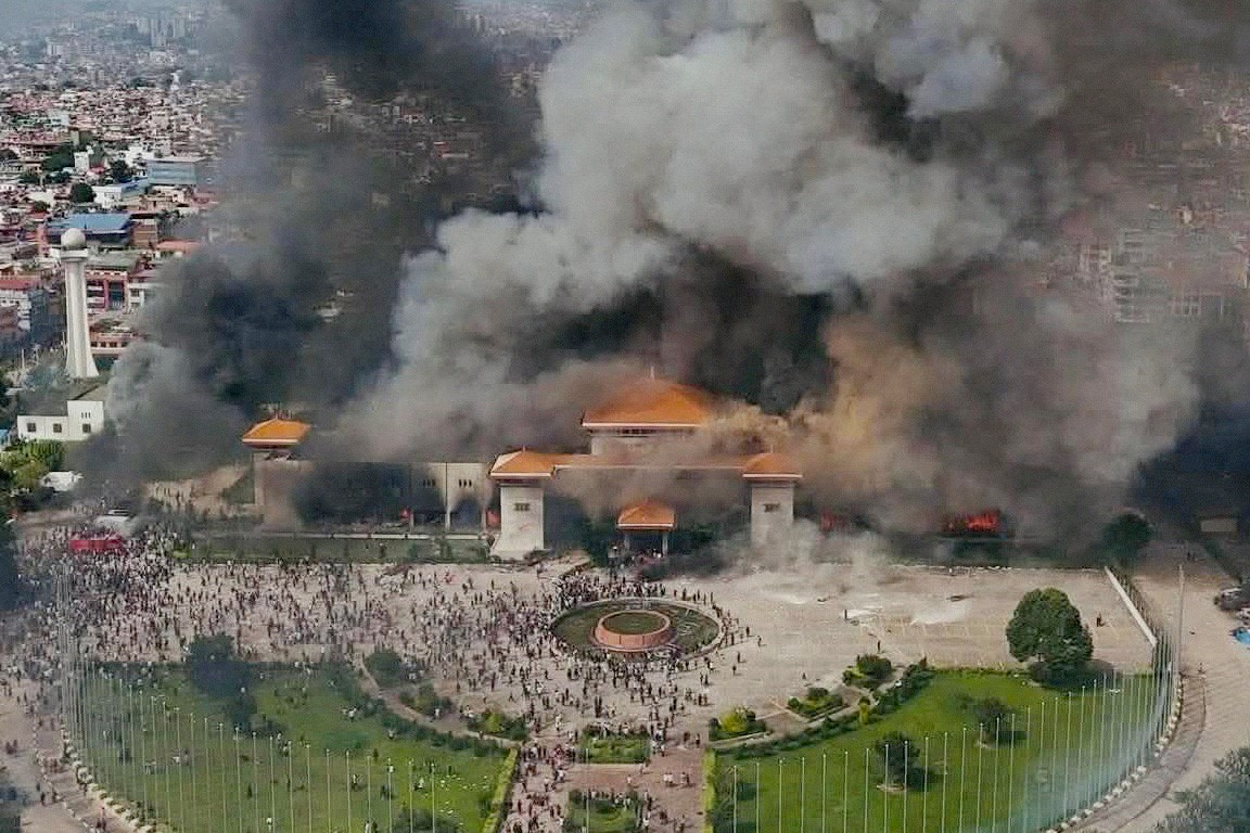 burning_parliament_Image_fair_use