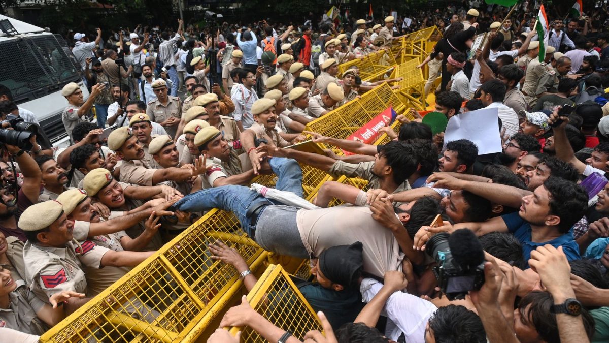 From Kashmir, to India, to Britain… Workers and youth, unite! From Kashmir, to India, to Britain… Workers and youth, unite!